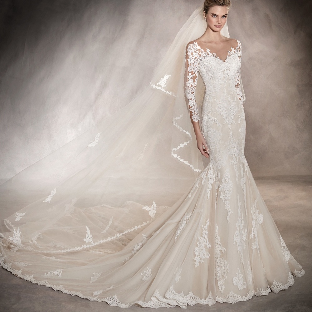 Pronovias Tibet, Fit & Flare Wedding Dress